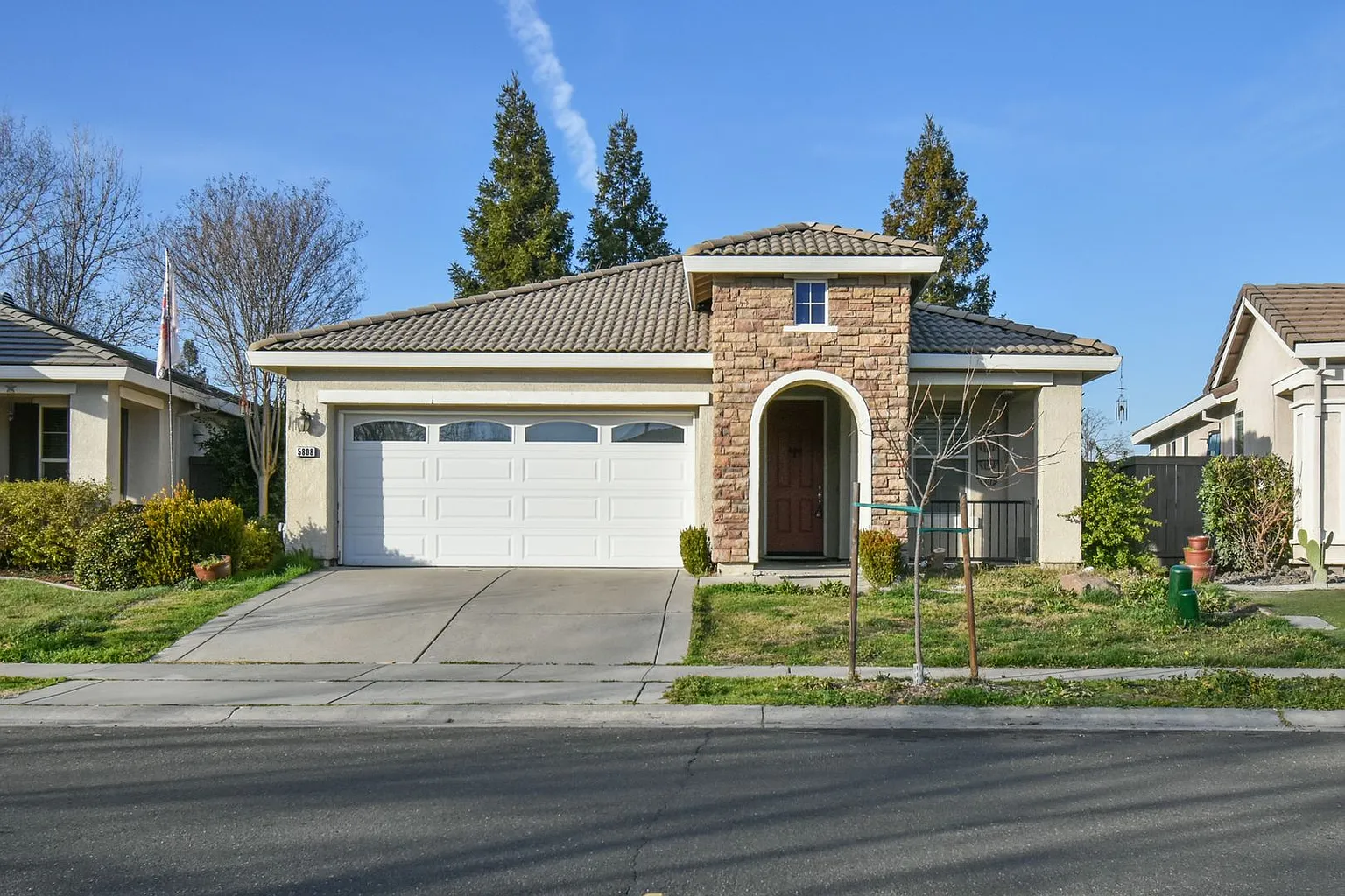 5808 Bridgecross Dr photo 1