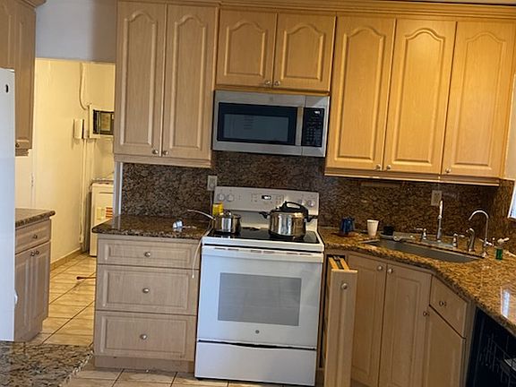 4th image of 4520 NW 167th St