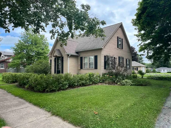 605 S 1st Ave, Forreston, IL 61030
