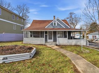 510 Forest Glen Dr, Round Lake Park, IL 60073