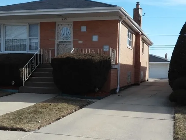 453 Manistee Ave photo 1