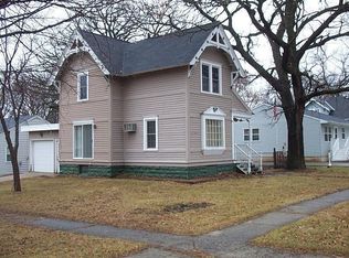201 N 10th St, Clear Lake, IA 50428