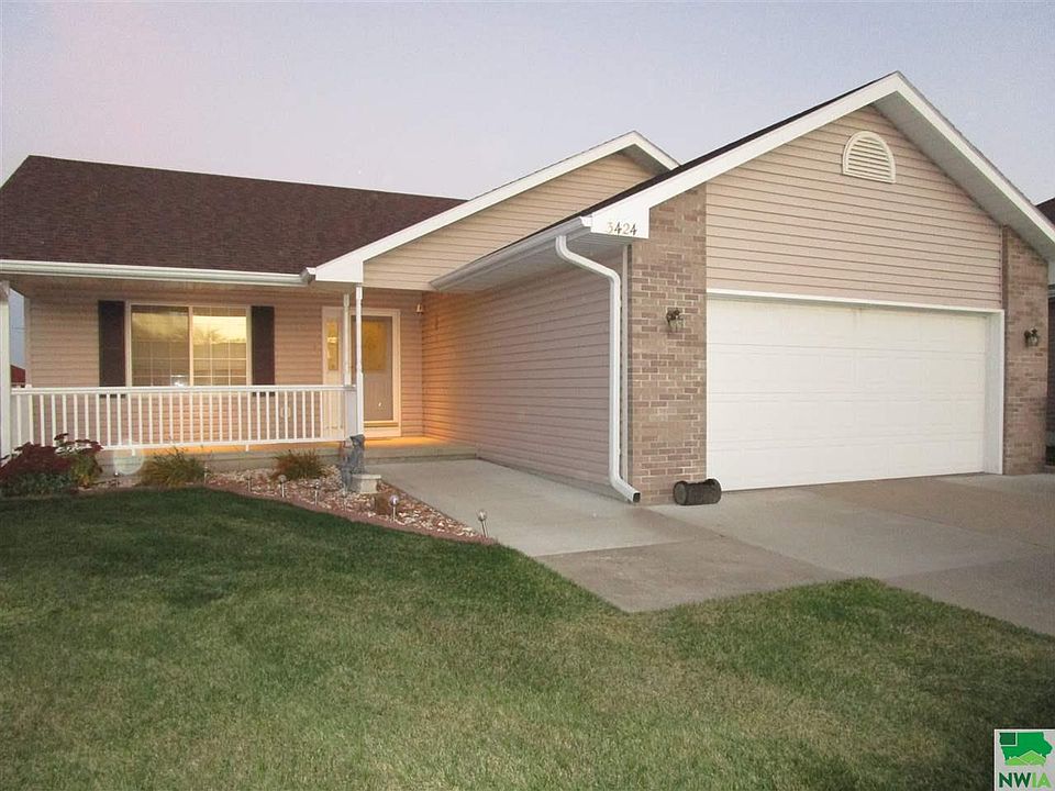 1st image of 3424 Santana Dr