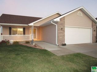 3424 Santana Dr, South Sioux City, NE 68776