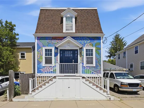 26 Bacheller St, Newport, RI 02840