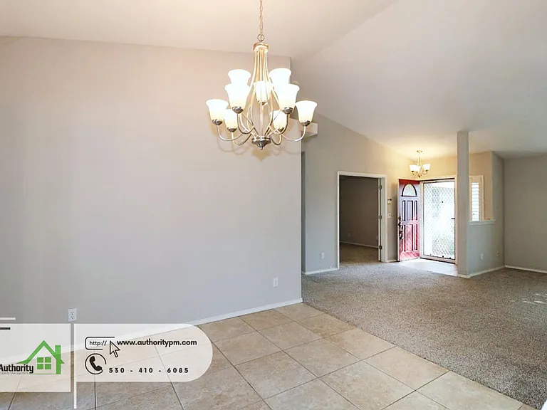 2378 Castlewood Dr — Photo 13