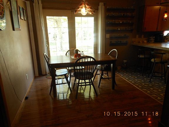 4th image of 216 N Lincoln St