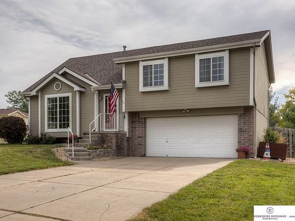 3rd image of 311 Sea Pines Dr