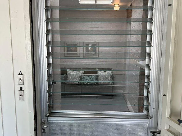 1273 E Maryland Ave #B — Photo 3