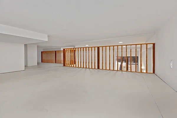 Rented by REAL New York | media 37