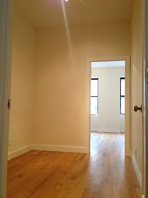 Rented by Bedford Realty USA Corp | media 9