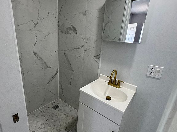 4th image of 763 N 40th St #2