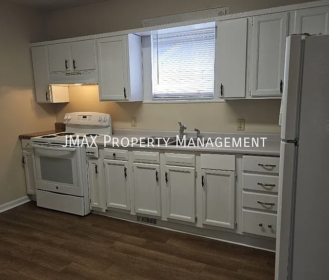 1318 Buena Vista Blvd SE — Photo 6