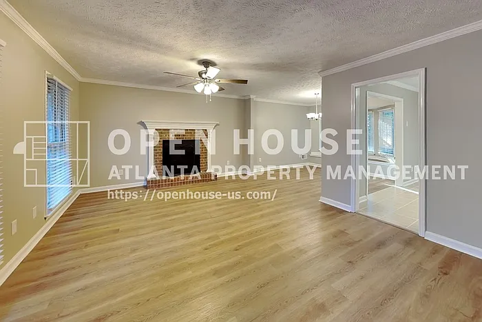 3 bed, 2.0 bath, 1872 sqft, $2,400 — Photo 3