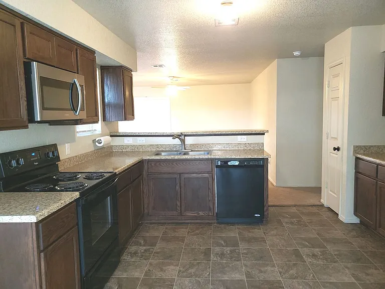 7086 E 36th Rd — Photo 5
