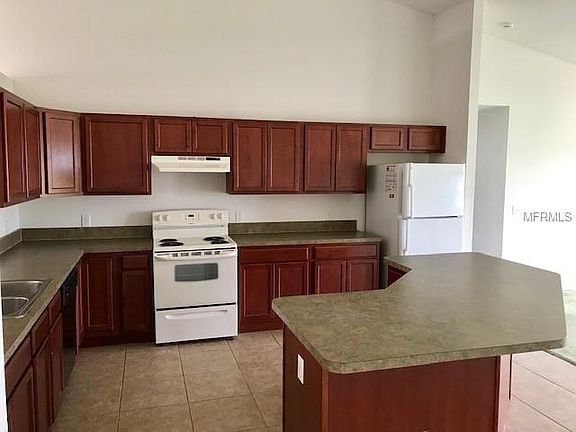 3rd image of 372 Lake Eloise Pointe Dr