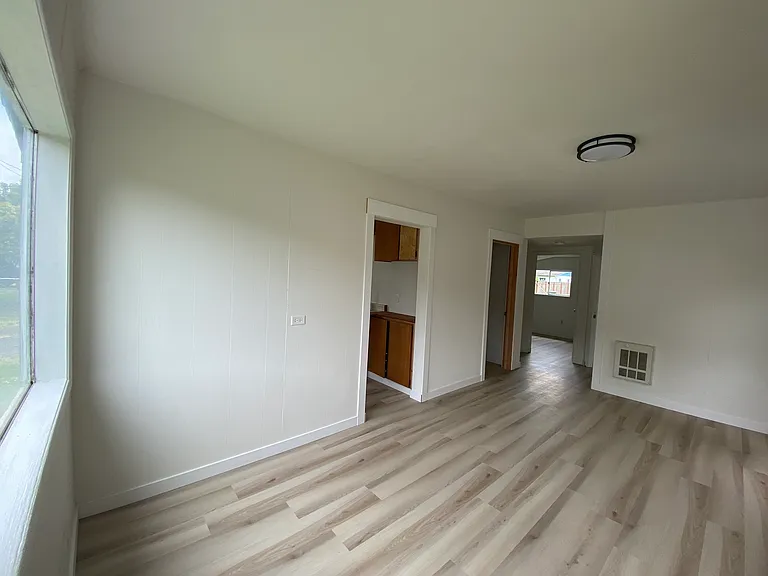 516 S 2nd St — Photo 4