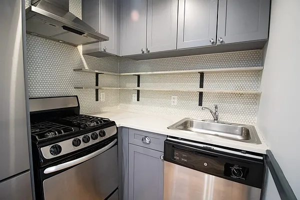 Rented by Lodger Corp | media 17