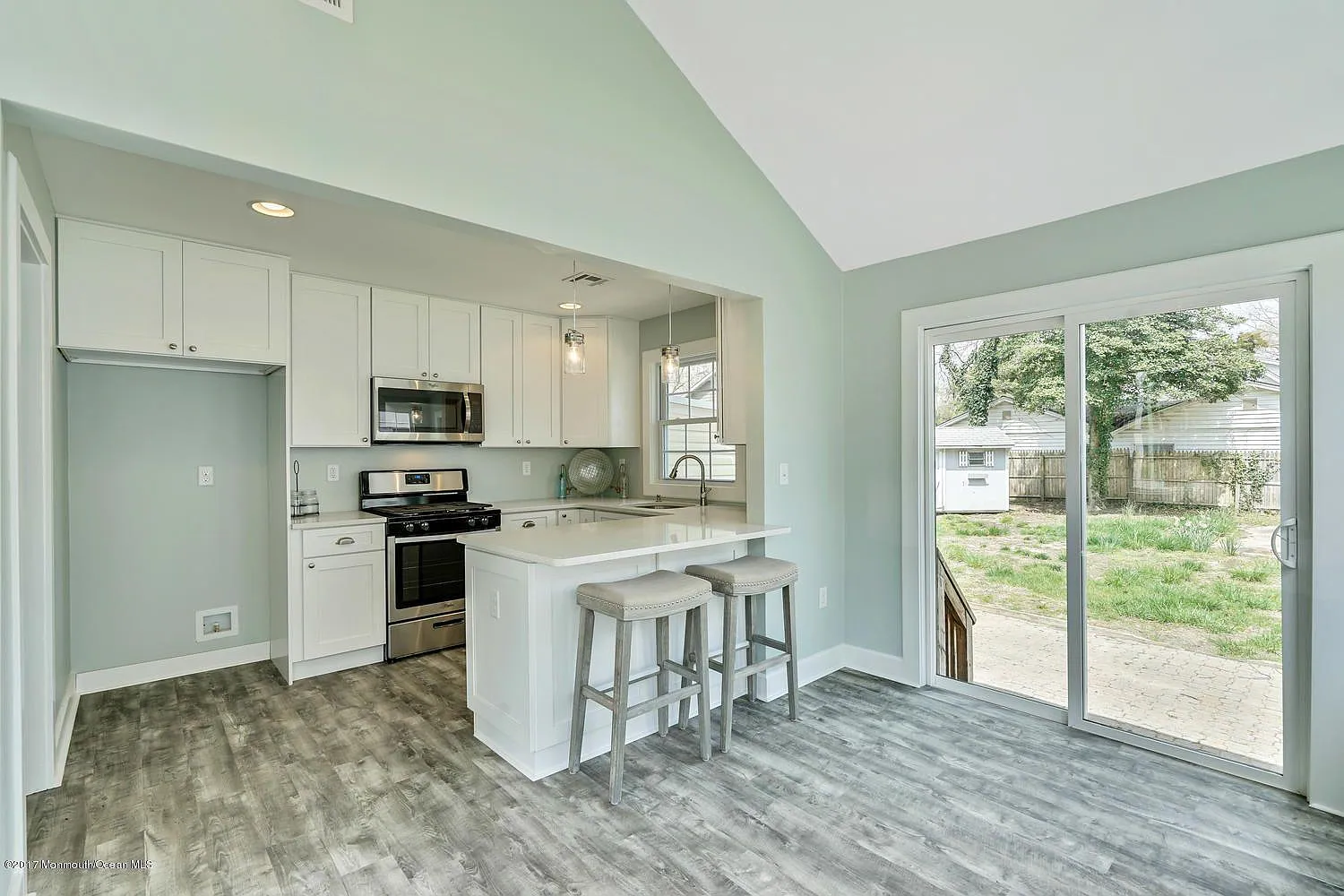 2 bed, 820 sqft, $2,700 — Photo 4