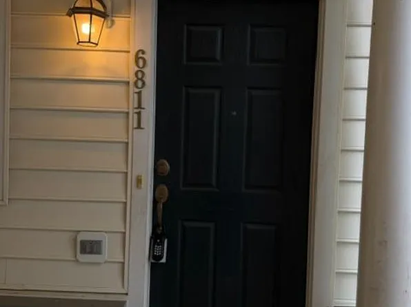 6811 Hampton Bay Ln, Gainesville, VA 20155