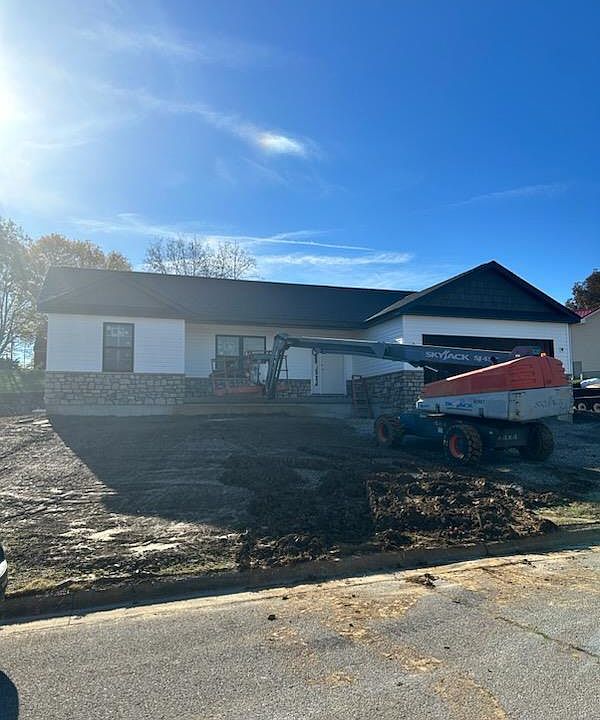 2nd image of 350 Hope Dr