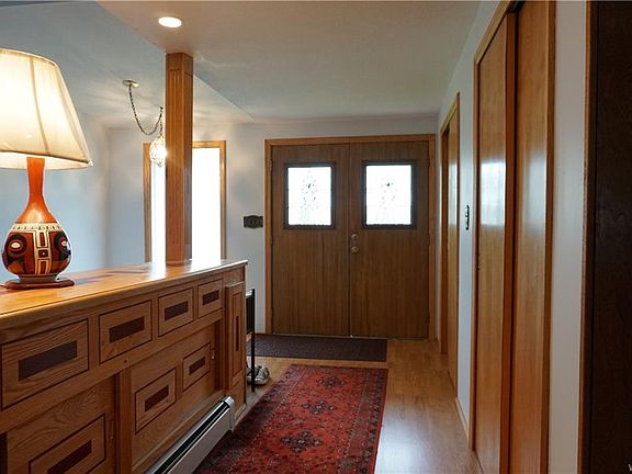 4th image of 95 Pin Oak Dr