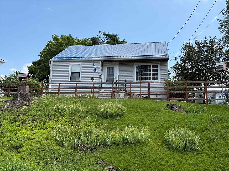 1st image of 600 Woodland Rd