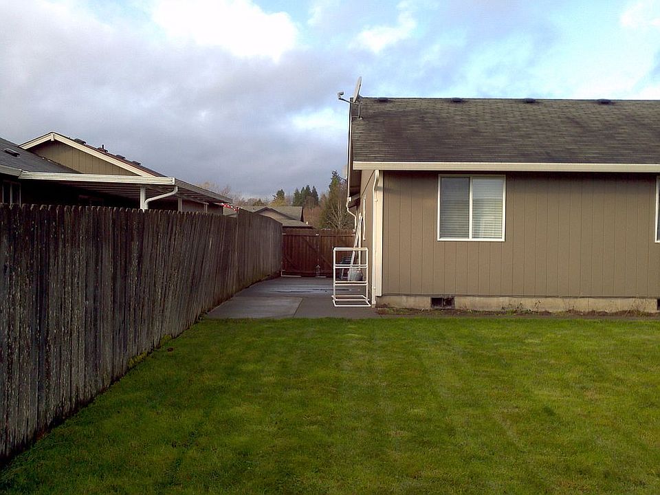 1st image of 244 Loganberry St