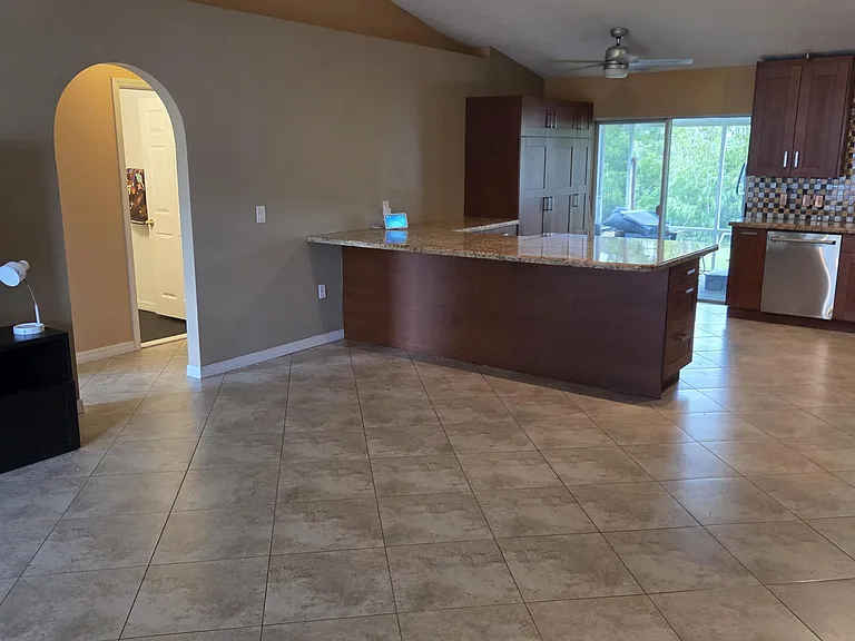 2091 SW Villanova Rd — Photo 3