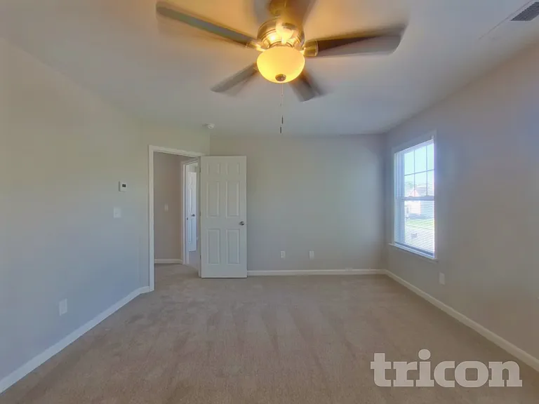 121 English Oak Ln — Photo 10