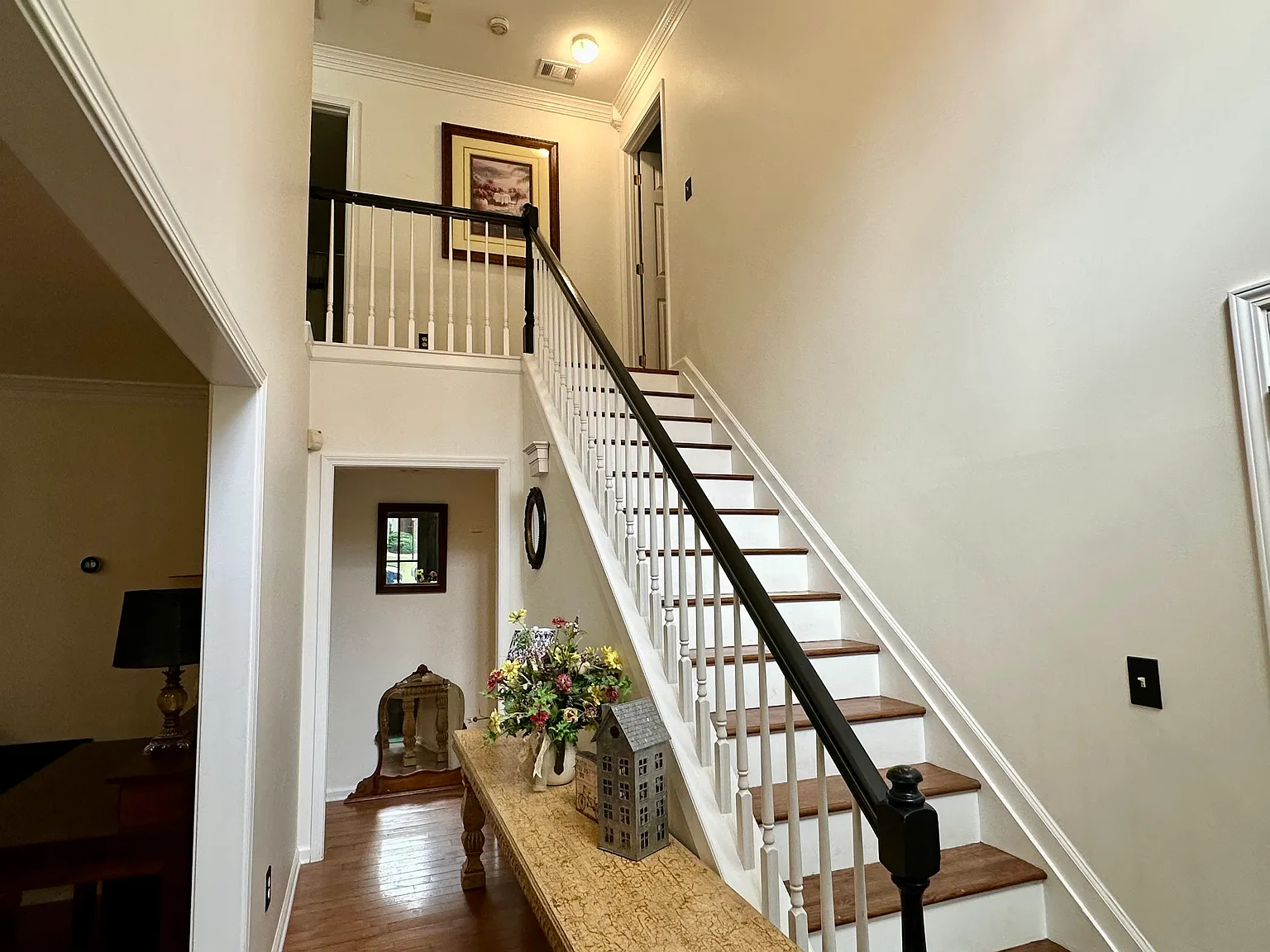 41 Bridle Ln — Photo 2