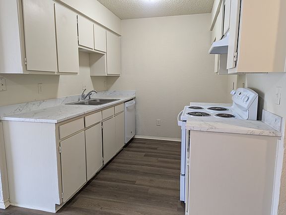 4th image of 516 Claire Ct