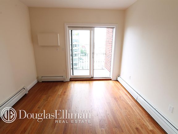 4th image of 1203 Jackson Ave APT 7B