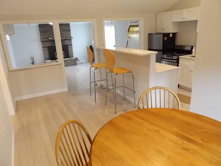 42 Maple St — Photo 18