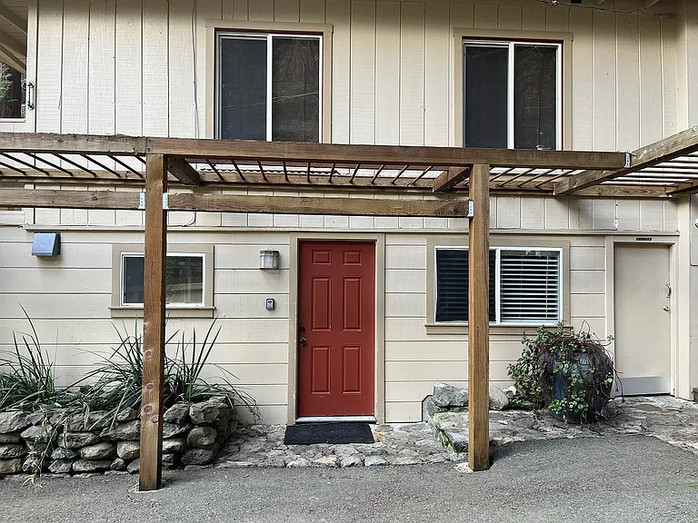 14981 Foothill Blvd #B — Photo 1