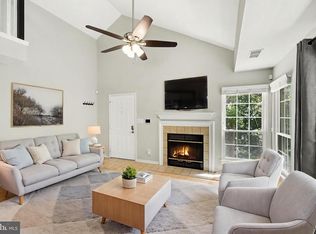 4555 Interlachen Ct APT G, Alexandria, VA 22312