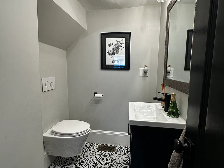 682 E 8th St #1 — Photo 5