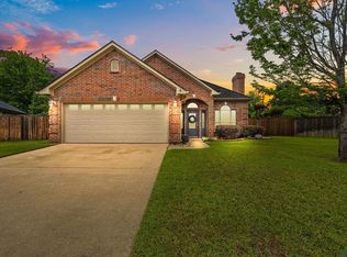 906 Windemere Cir, Longview, TX 75601