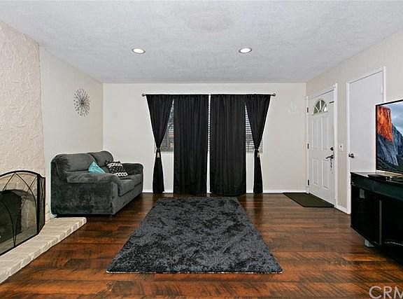 4th image of 8995 Laurel Ave