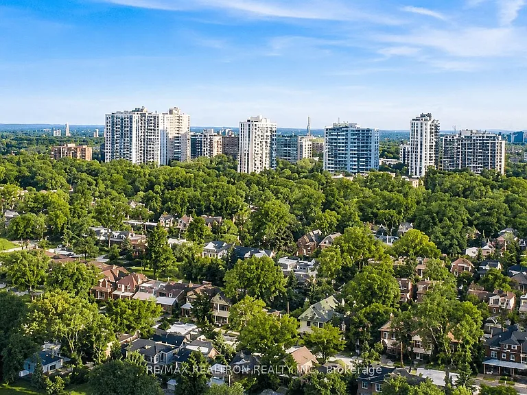 2181 Yonge St #2001 — Photo 4