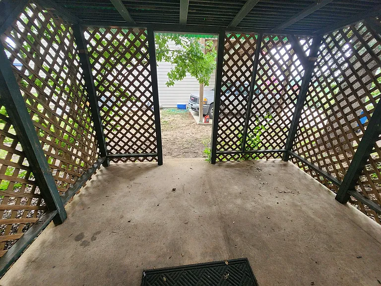 1274 Hillcrest Dr — Photo 16
