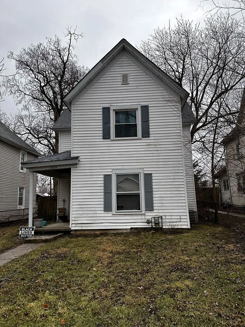Building Photo - 2808 S Elm St