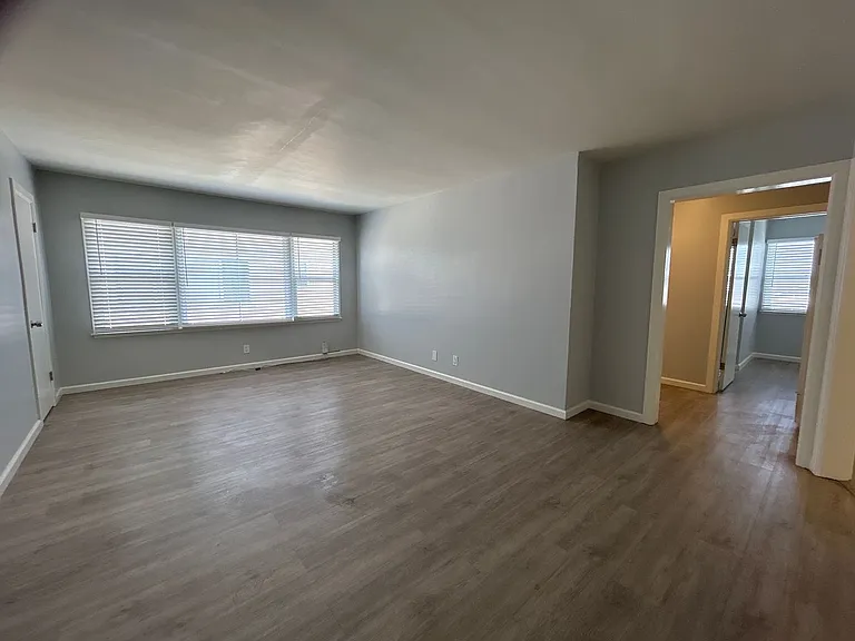 4634 W El Segundo Blvd — Photo 2