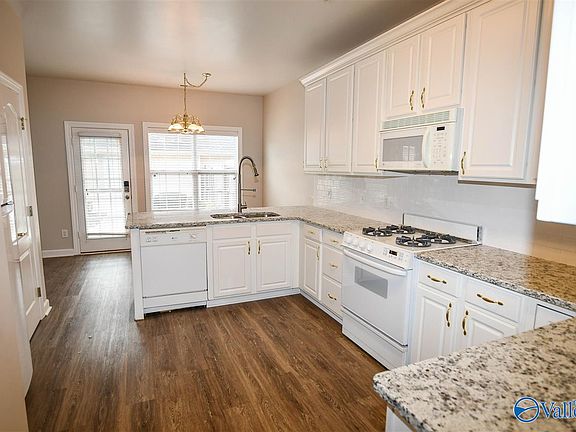 5th image of 736 Hobbs Rd SE