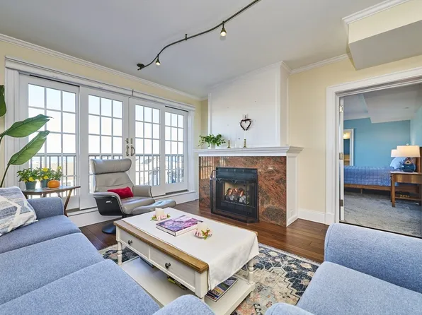 225 Derby St Unit 503, Salem, MA 01970