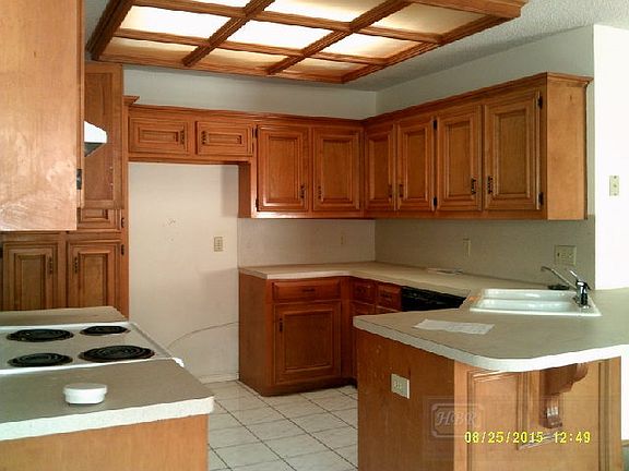 4th image of 115 Valladolid St