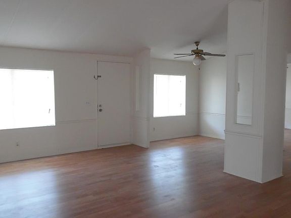 4th image of 1919 Gloria Ave