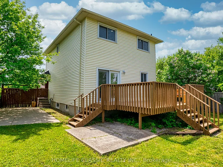 32 Rosenfeld Dr — Photo 39