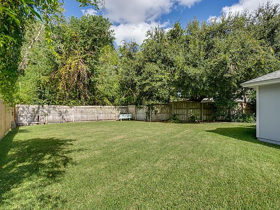 3rd image of 13525 Valbuena Ct