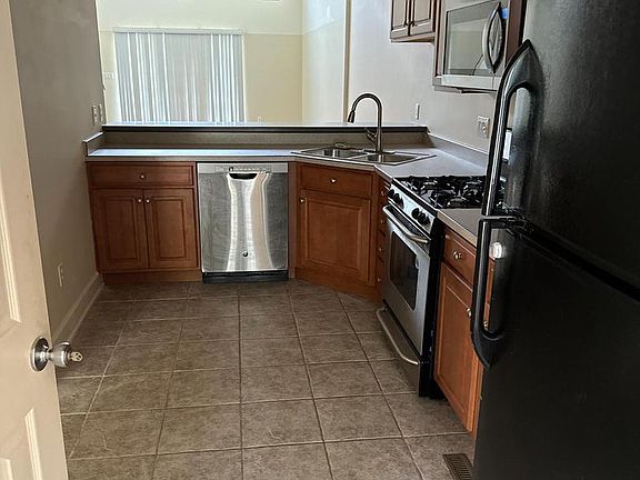 2nd image of 12 Kingswood Dr